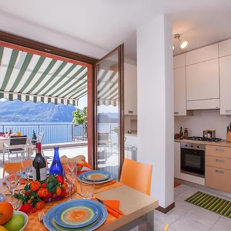 Apartamento Fiumelatte Sleeps 3