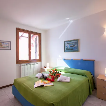 Апартаменты Fiumelatte Sleeps 3